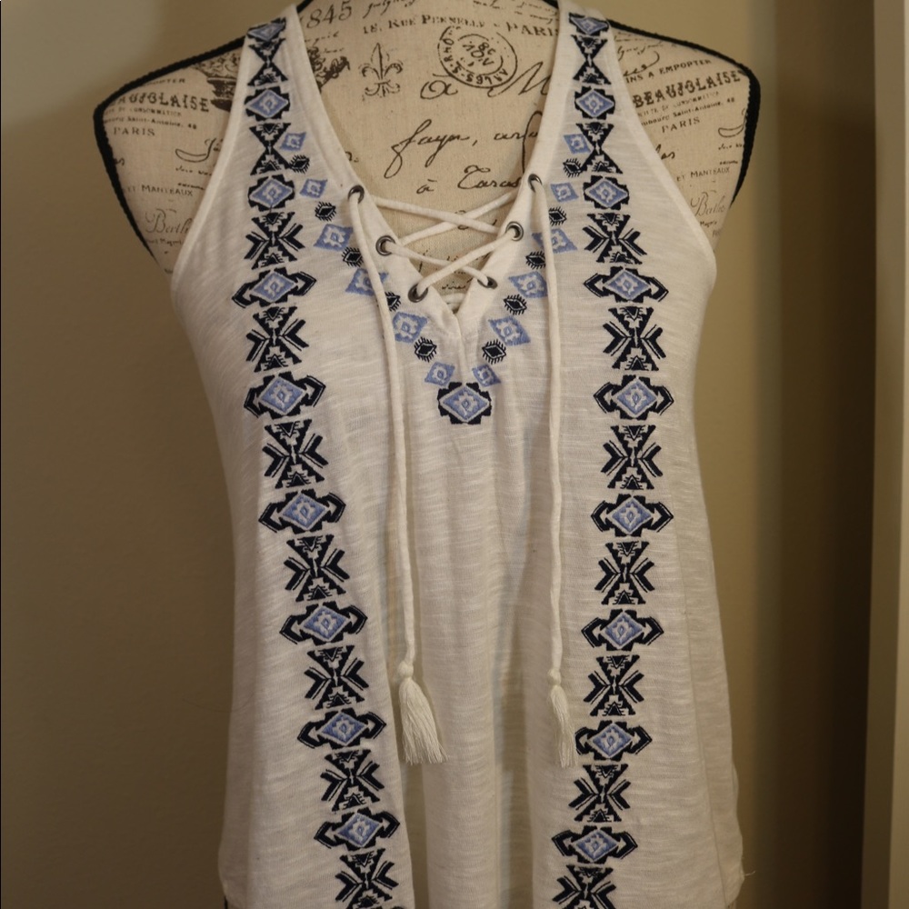 New lace up criss cross front v neck tank Aztec S